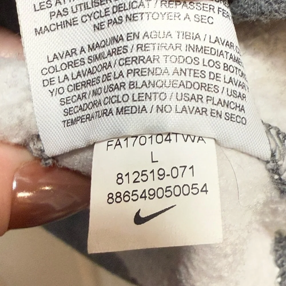 Nike Men’s Gray Half-Zip Hoodie with Front Pocket size L